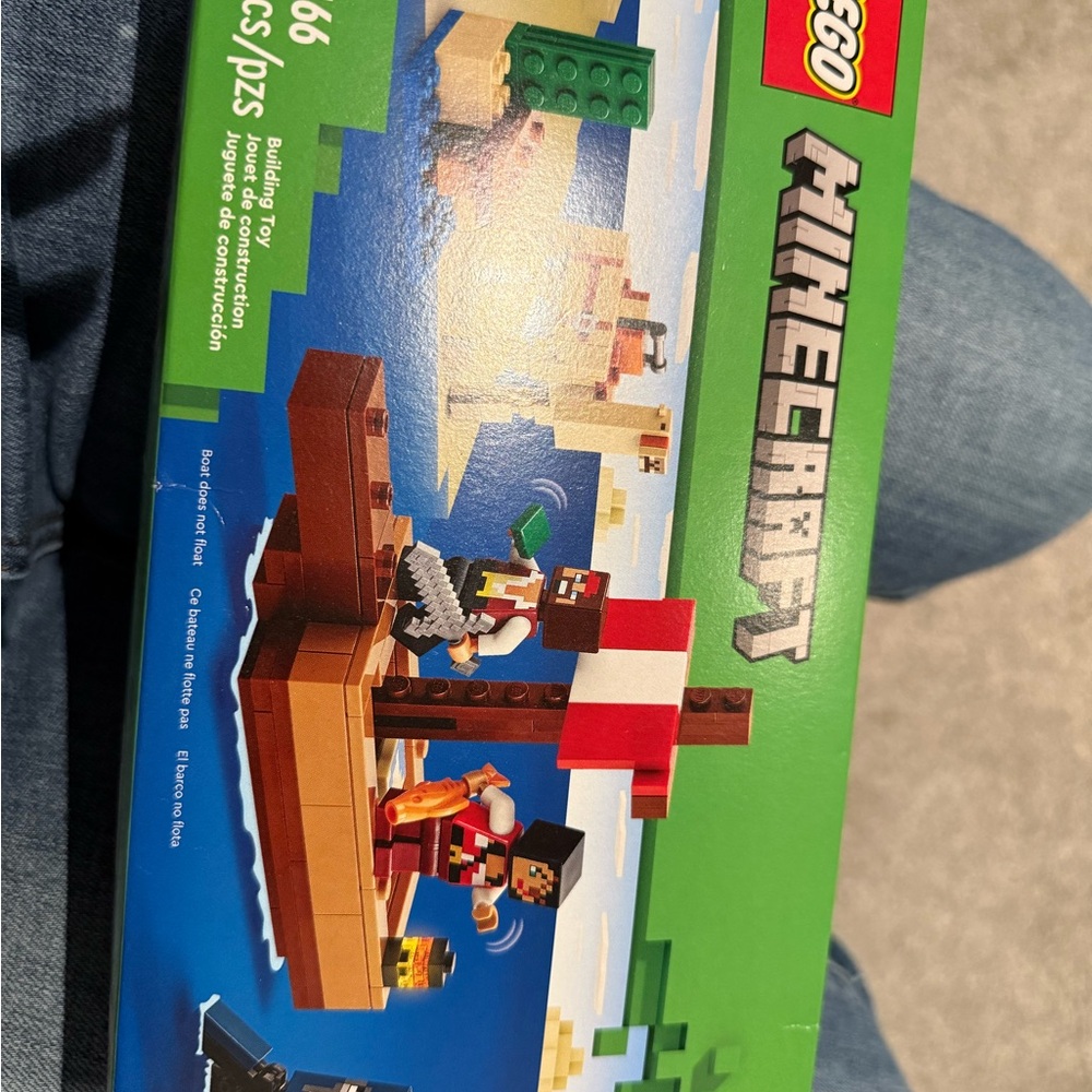 LEGO Minecraft Adventure Set - Red, Green, Brown
